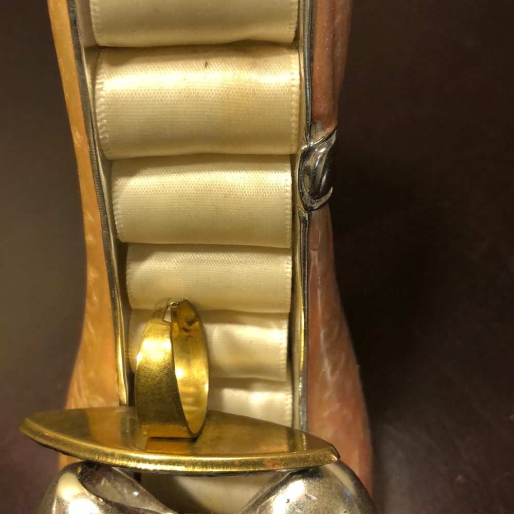 Ring - Picture 2 of 2